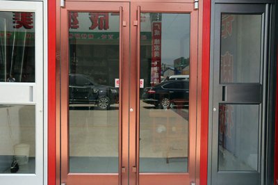 安装南京玻璃门需要关注的三大方面以及保养